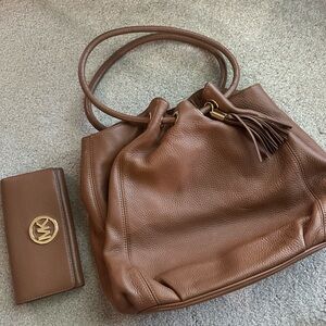 Michael Kors Brown Shoulder Bag with Luxurious Leather Finish